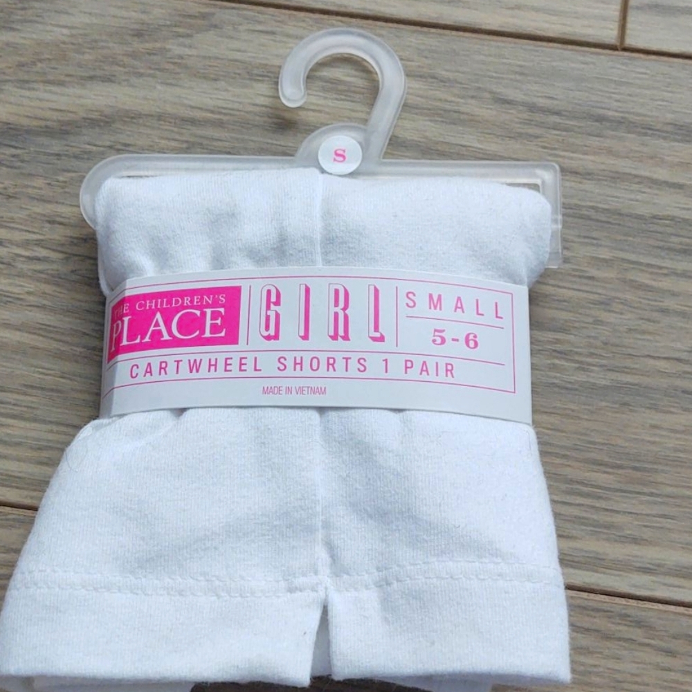 Girls cartwheel shorts NWT